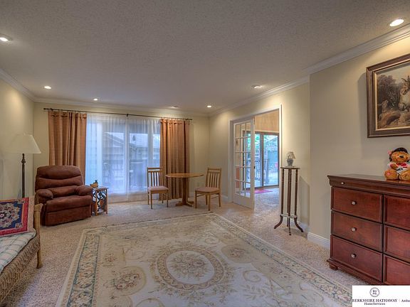 5th image of 312 Basswood Ct