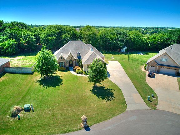 3rd image of 4343 Nicole Dr