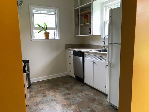 2nd image of 821 N Freeman Ave
