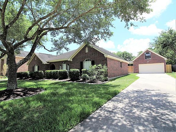 3rd image of 1920 Willow Lake Dr