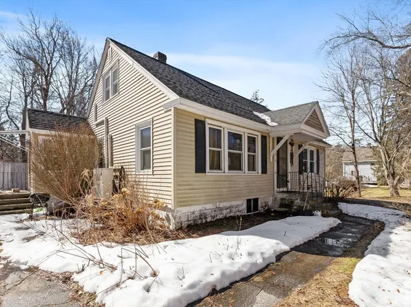 38 Garnet St, Worcester, MA 01607