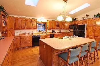 2nd image of 21 E Island Lake Ct