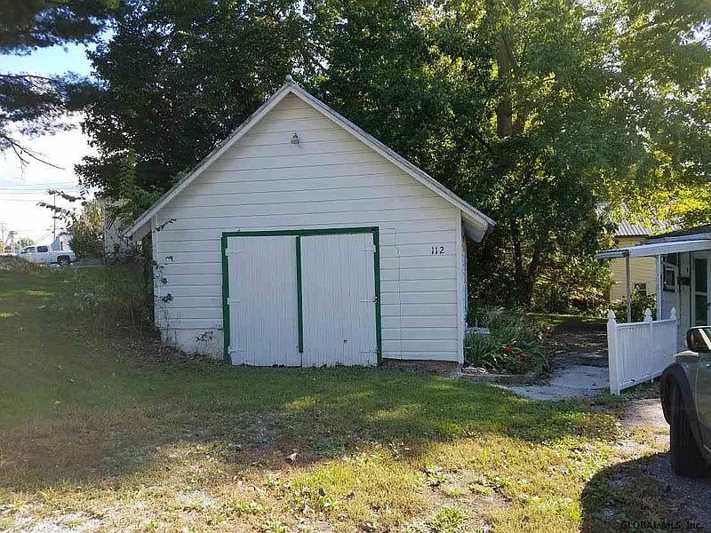 4th image of 112 LAKE Street