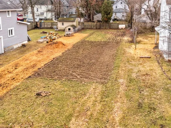 52 Norwood St, Barberton, OH 44203