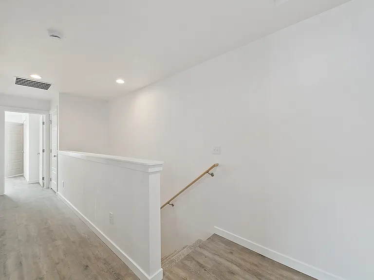 1326 N Meridian Rd — Photo 8