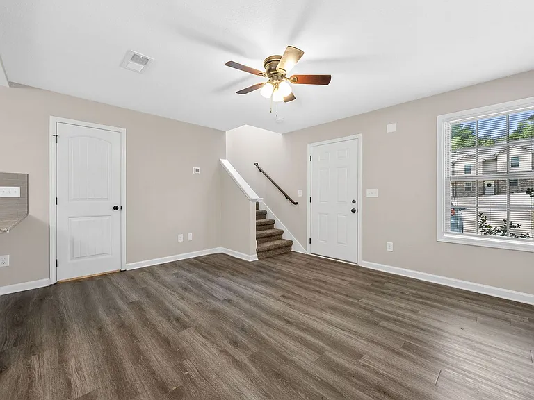 Glenstone Springs Dr - 432 — Photo 8