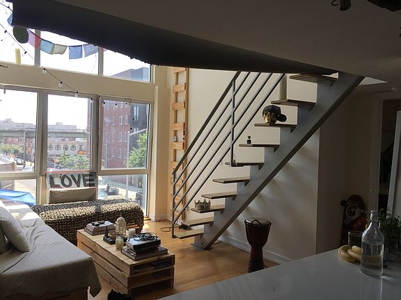 3rd image of 979 Willoughby Ave #22A