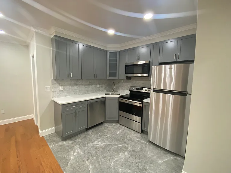 330 E 106th St #4 — Photo 5