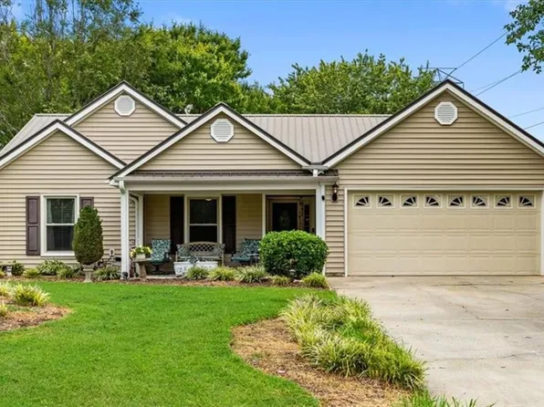 4104 Chinaberry Ct, Greensboro, NC 27405