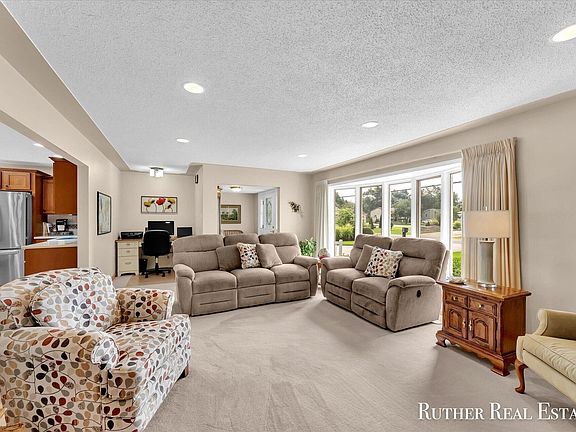 2nd image of 2112 Emens Dr