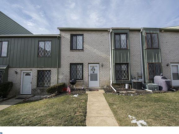2nd image of 5200 Hilltop Dr #196