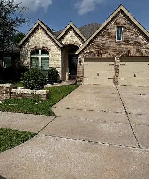 16923 Lumberton Dr — Photo 8