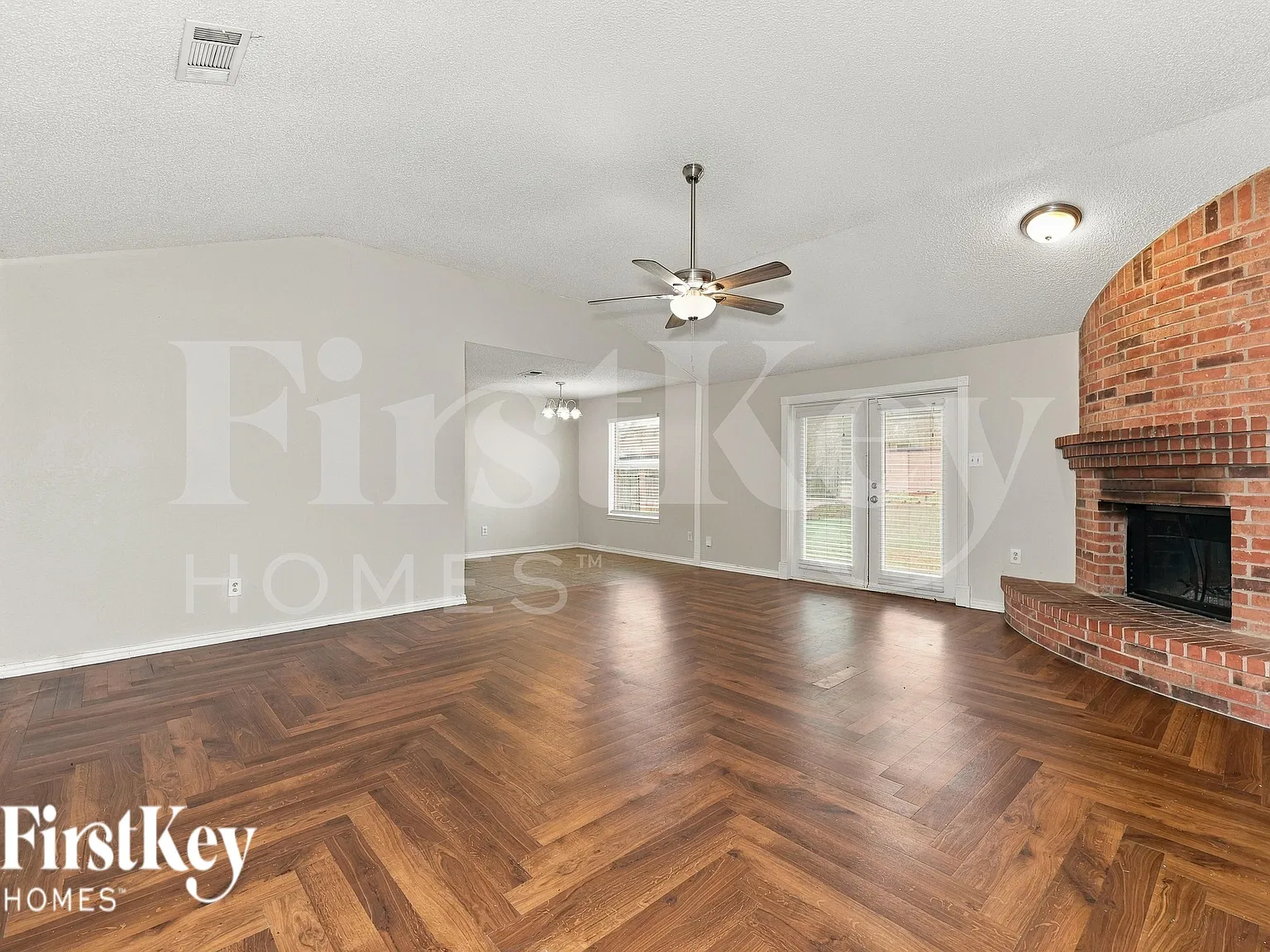 3 bed, 2.0 bath, 1550 sqft, $1,895 — Photo 3