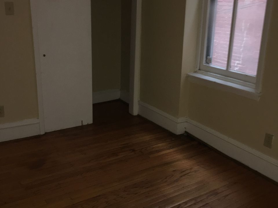 2nd image of 4236 Chestnut St APT 2F