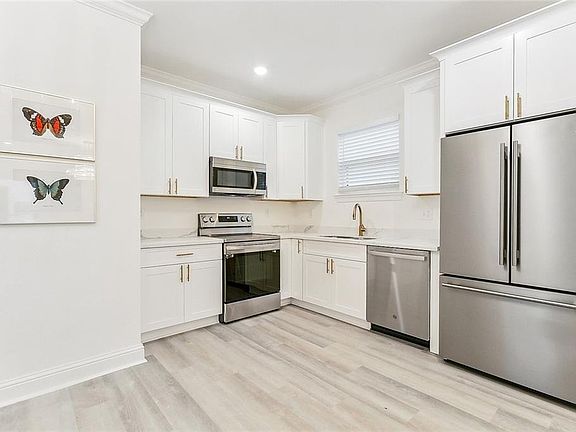 4th image of 3106 3108th St