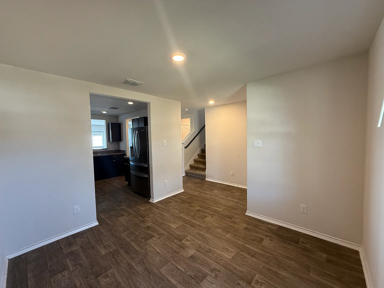 5 bed, 3.5 bath, 2649 sqft, $2,050 — Photo 4