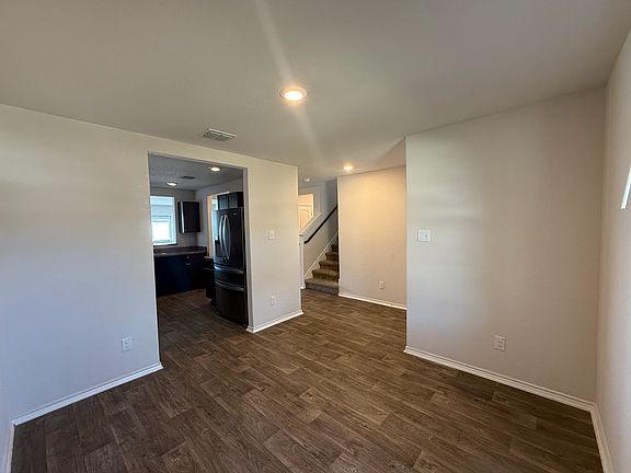 4th image of 11418 Blackmore Leap