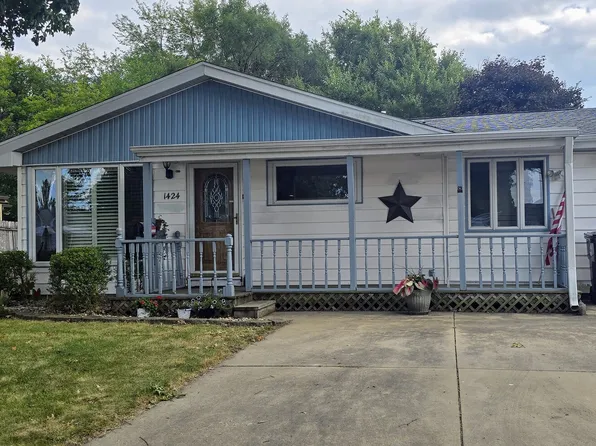 1424 Harper Dr, Rantoul, IL 61866