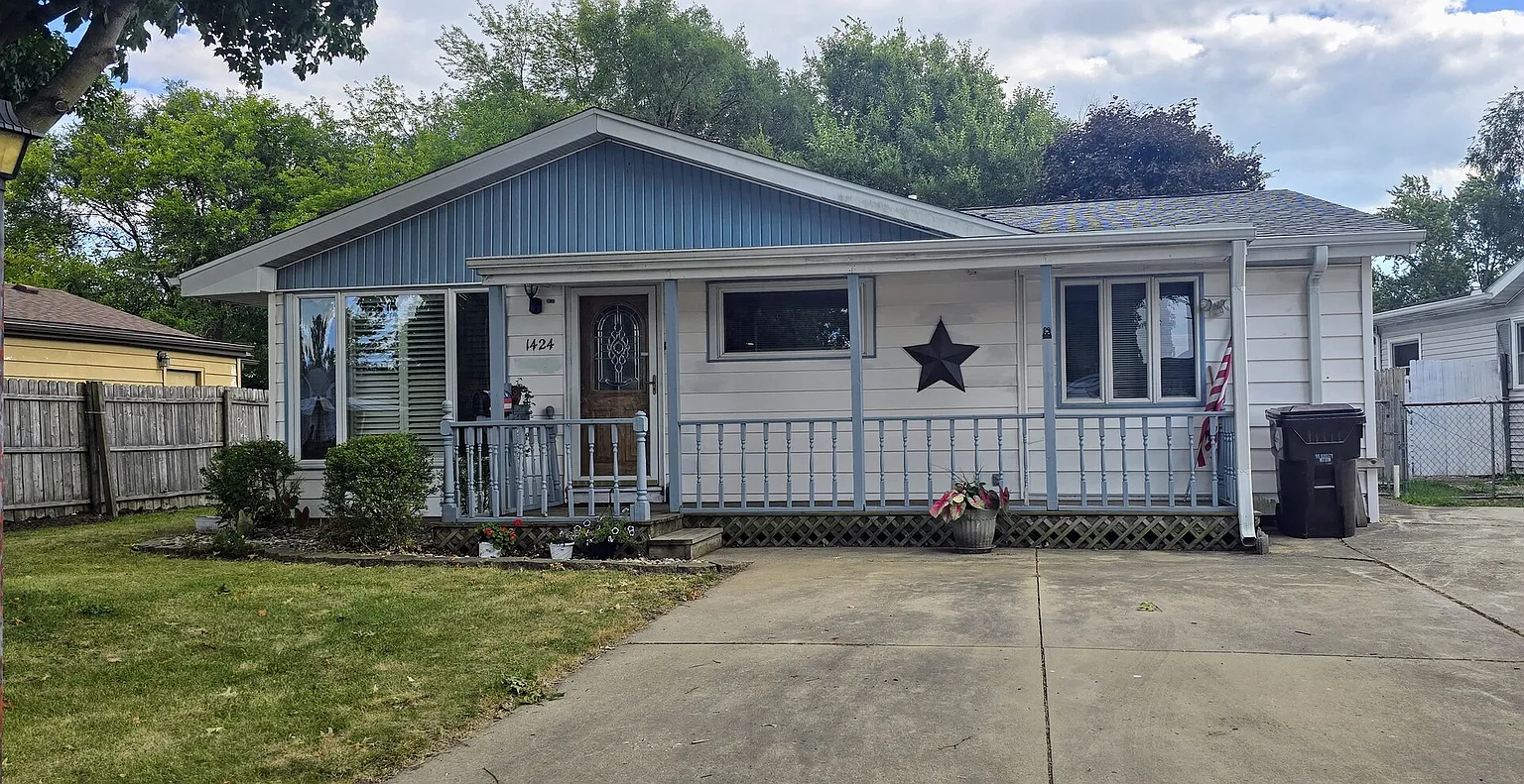 1424 Harper Dr photo 1