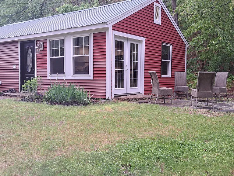 414 Blueberry Ln — Photo 18