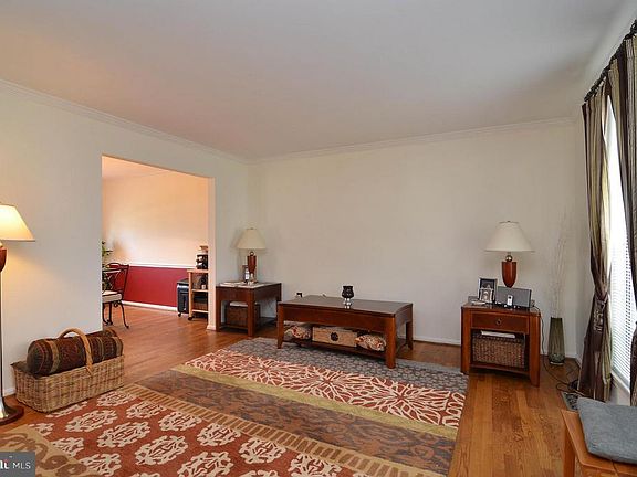 3rd image of 3404 Saint Theresa Ct