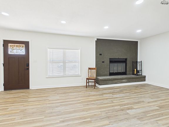 4th image of 113 Easy St