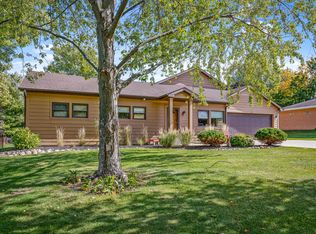 125 S Circle Ave, Bloomingdale, IL 60108