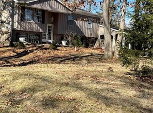 11589 Brookshire St, Temperance, MI 48182