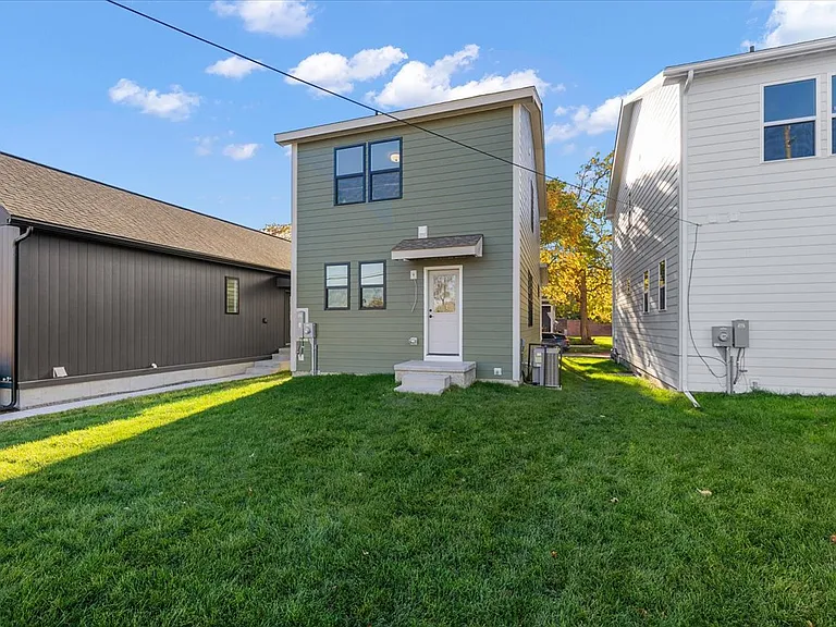 1742 Fischer St — Photo 30