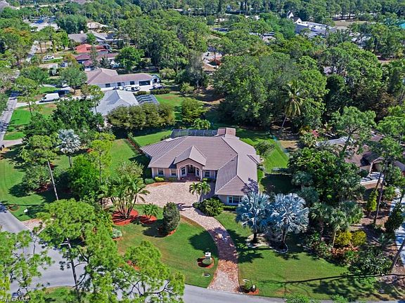 3rd image of 13882 Pine Villa Ln