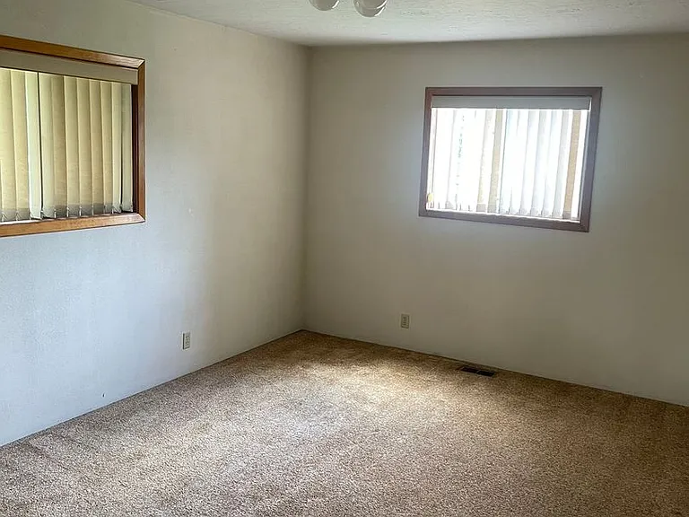 32000 Denny School Rd — Photo 15