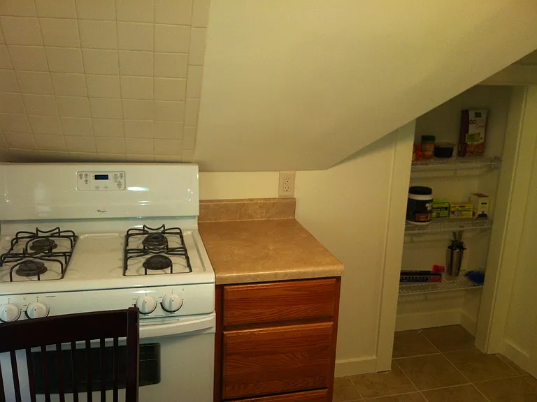 208 Williams St #3 — Photo 4