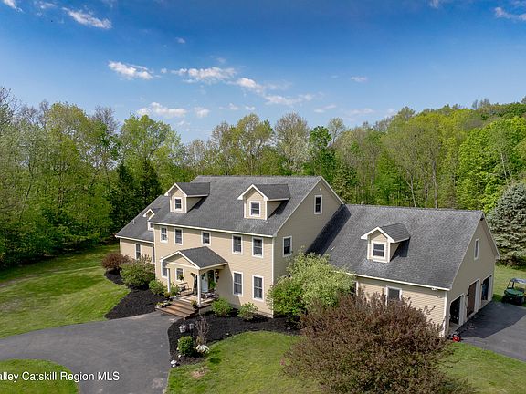 5th image of 20 Stony Knoll Dr
