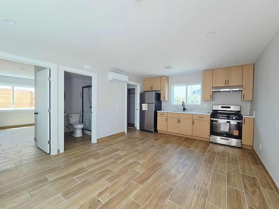 1st image of 947 N Wilmington Blvd #9