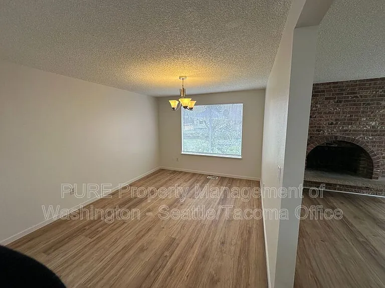 1727 45th Ave SW — Photo 7