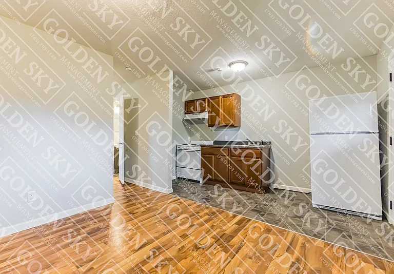 2404 State St #4 — Photo 3