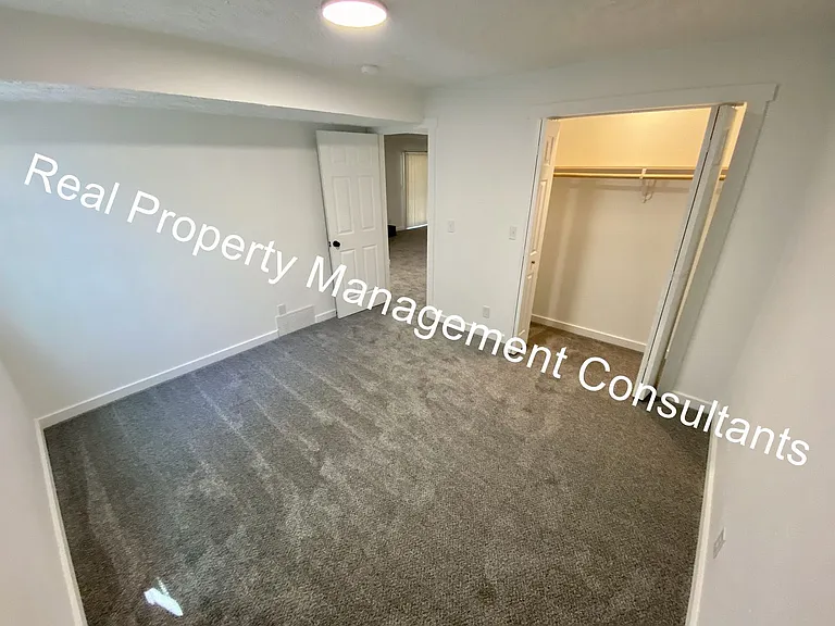 1001 Twin Oaks Ter — Photo 23