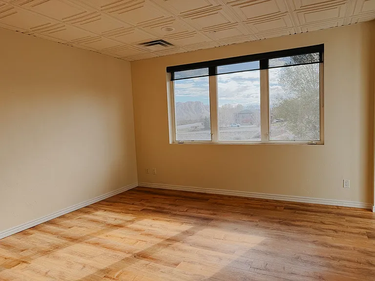 500 Red Table Dr — Photo 7