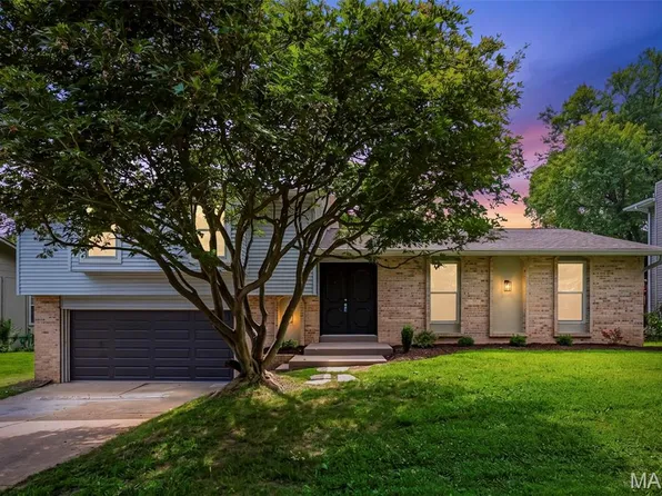3034 Willow Wood Dr, Saint Charles, MO 63303
