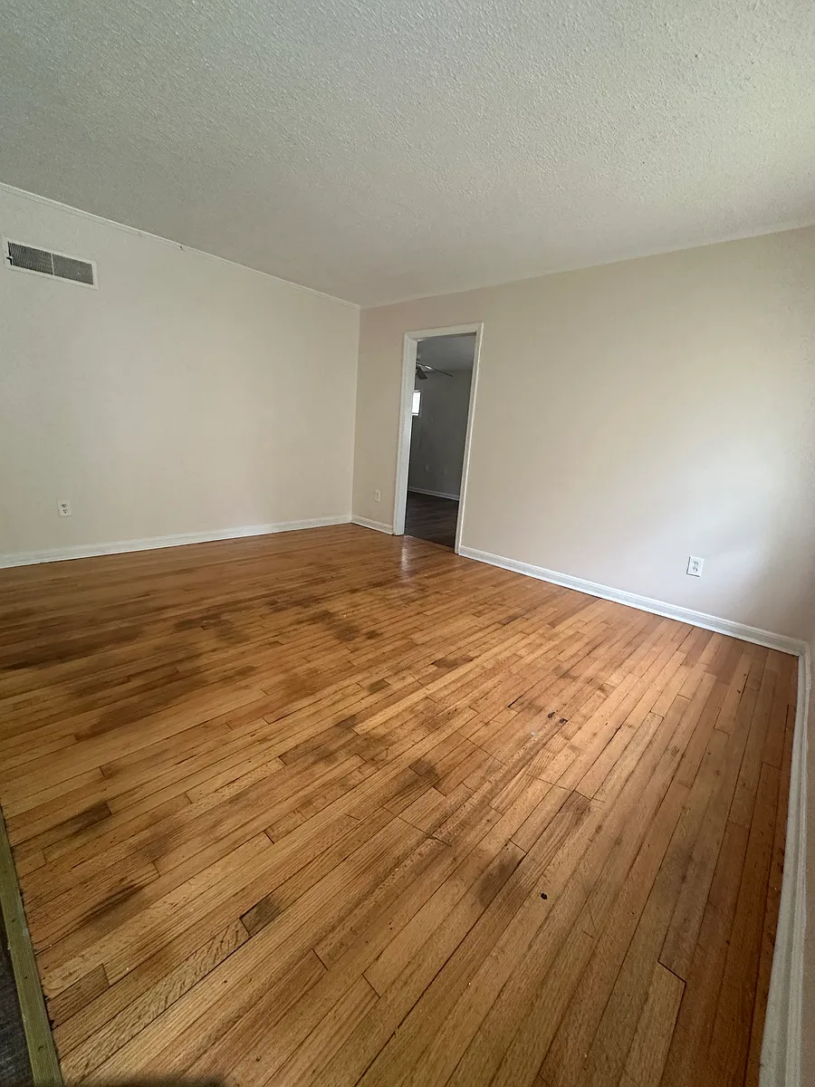 Building Photo - 4051 Southlawn Ave