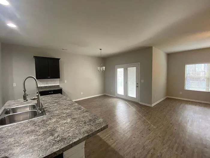 102 Oak Path Ln — Photo 6