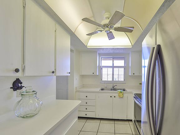 4th image of 3766 Lake Bayshore Dr #514