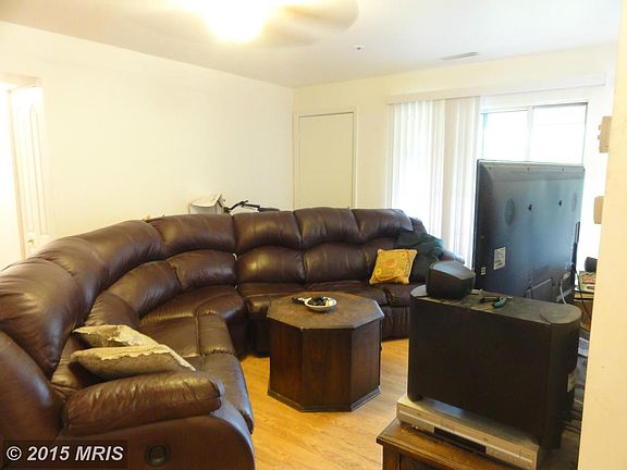 2nd image of 12 Shaftsbury Ct