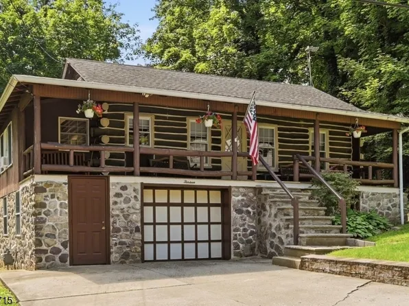 13 Woodside Dr, West Milford Twp., NJ 07480