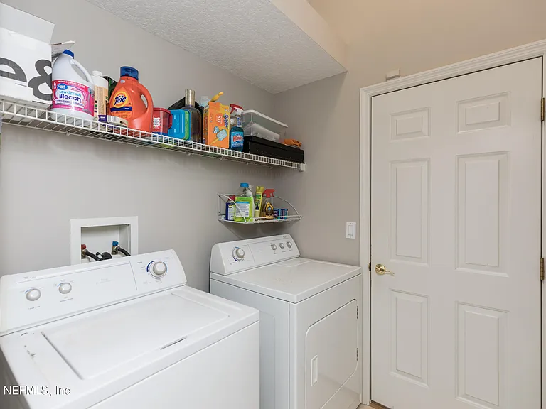 212 Island Green Dr — Photo 25
