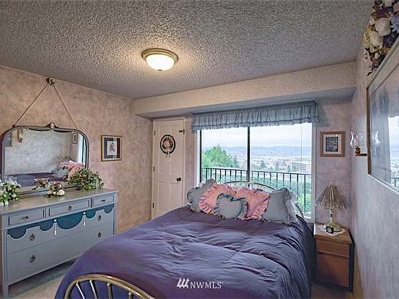 5th image of 405 2nd Ave