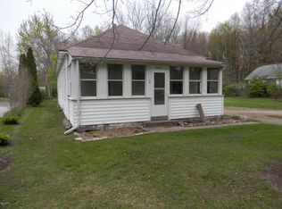 9827 Union Pier Rd, Union Pier, MI 49129