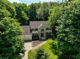 1421 River Edge Dr, Kent, OH 44240