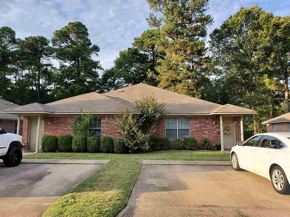 1st image of 815-817 Elk Cir