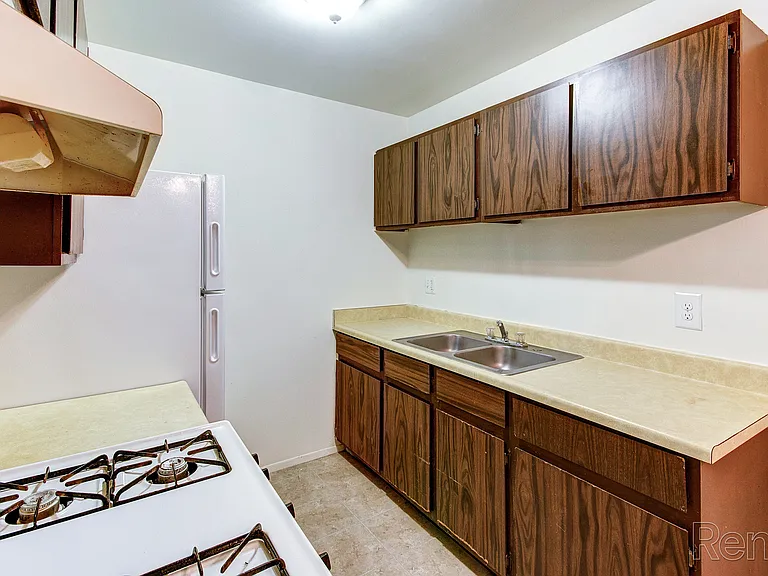 The Glens Apartments — Photo 19